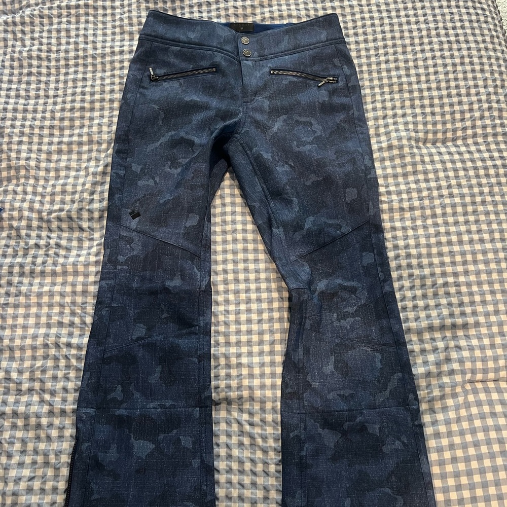 Obermeyer Women’s Ski jacket and pants - Picture 7 of 12